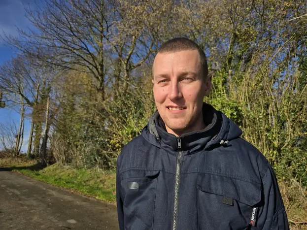 Guillaume Gétain, éleveur de poulets lourds depuis 5 ans à Pleuffigret dans le Morbihan