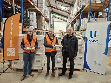 Eric Guéllaff, Président de la section œufs de l’UGPVB, Gilles Pottier, Président de la banque alimentaire de Rennes et des Banques Alimentaires