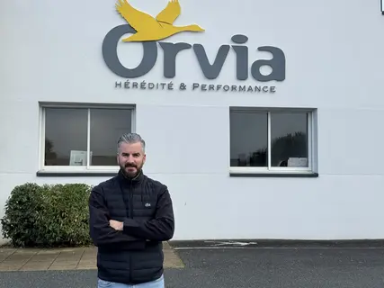 Corentin Martineau pilote, depuis le 1er septembre 2025, les sites du Pin (79) et de Ceran (32).